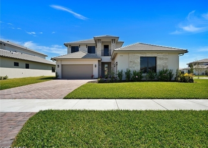 5126 Penella Avenue - Photo 1