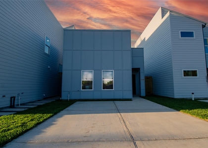 2830 Mansfield Street - Photo 1