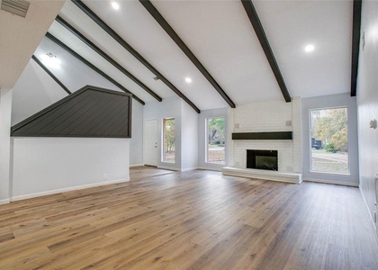 605 Jeff Davis Court - Photo 1