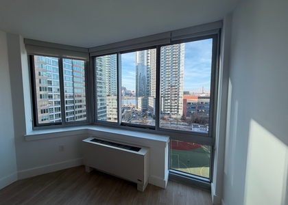 Center Boulevard - Photo 1