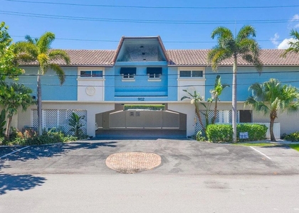 902 Palm Avenue - Photo 1