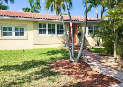1527 Mayo Street - Photo 1