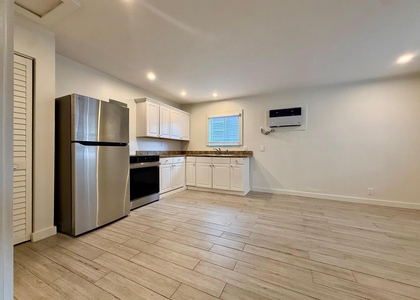 1215 Ne 17th Avenue - Photo 1