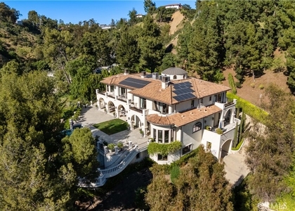 1210 Chantilly - Photo 1