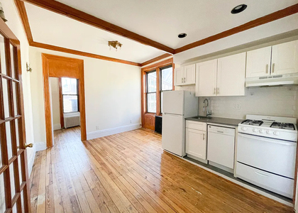 Sullivan Street - Photo 1