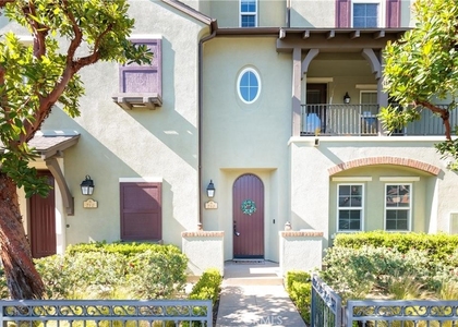 710 E Valencia - Photo 1