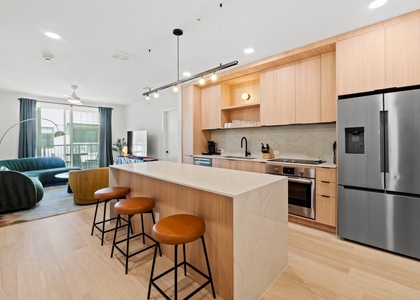 2323 S Lamar Blvd - Photo 1
