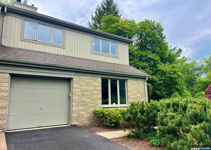 610 Glasmere - Photo 1