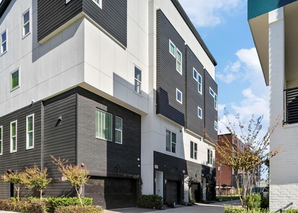 2412 Canal Street - Photo 1
