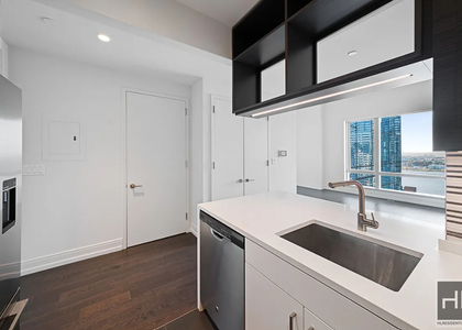 10th Avenue - Photo 1