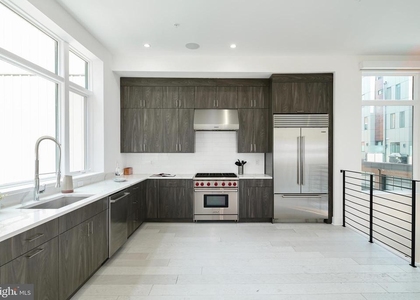 142r S Front Street - Photo 1