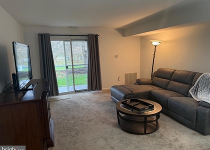 106 Pinewood Drive - Photo 1