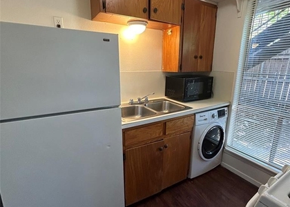 1011 W 23rd St - Photo 1