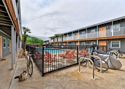 2401 Manor Rd - Photo 1