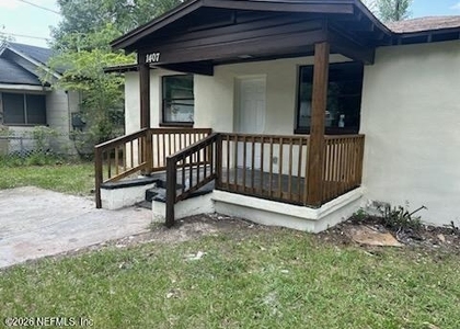 1407 W 31st Street - Photo 1