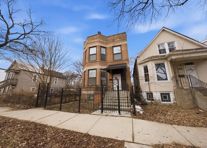 7242 S May Street - Photo 1