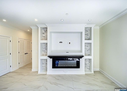 208 Nwk Pompton - Photo 1