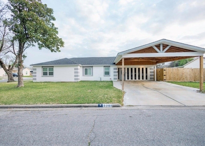 2202 4th Street - Photo 1