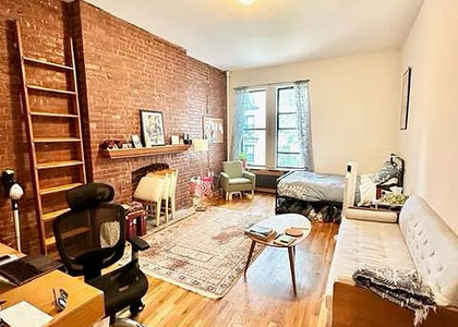 332 East 14th Street - Photo 1