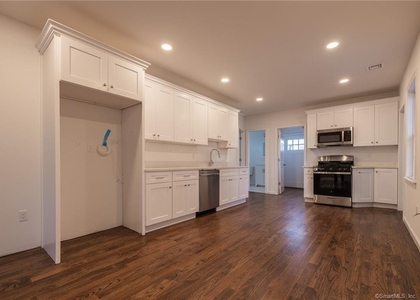 340 Pleasantview Avenue - Photo 1