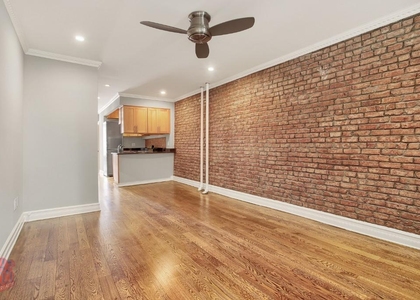 E 10th St - Photo 1