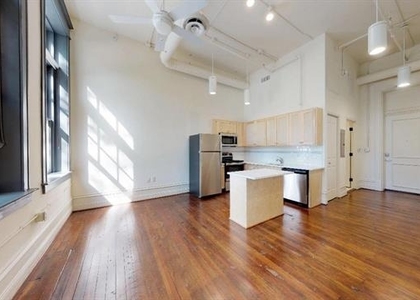 401 N Carroll Avenue - Photo 1