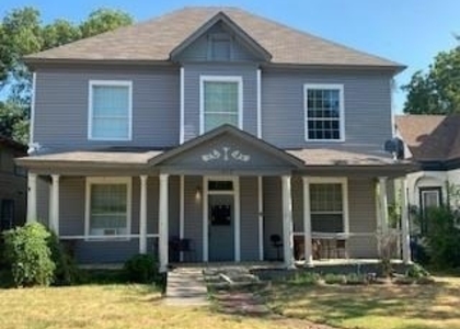 617 W Gandy Street W - Photo 1