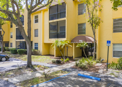 490 Nw 20th Street - Photo 1