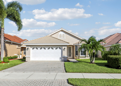 726 Sw Aruba Bay - Photo 1