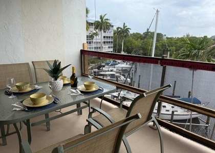 1319 E Hillsboro Boulevard - Photo 1