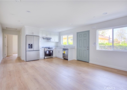 1806 8th St - Photo 1