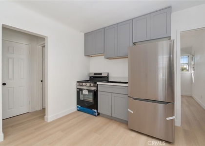 240 1/2 E 84 Th - Photo 1