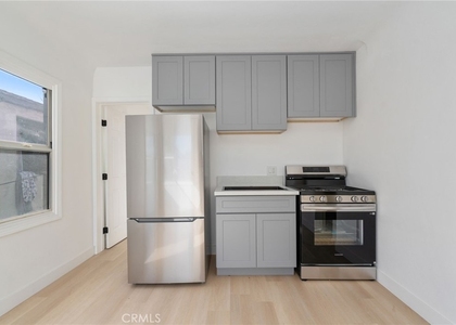 242 1/2 E 84 Th - Photo 1