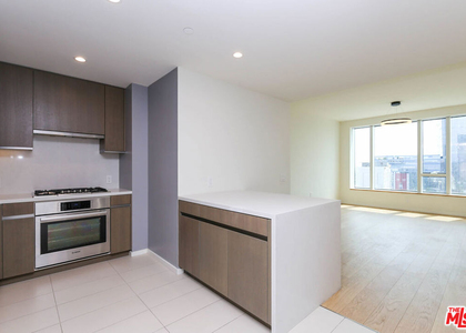 889 S Francisco Street - Photo 1