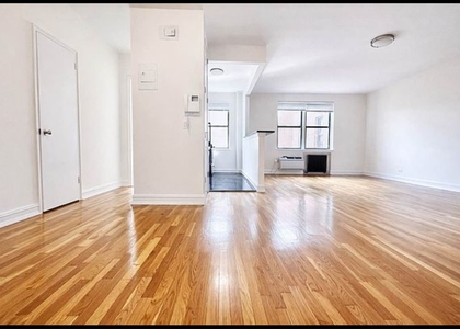 1680 York Avenue - Photo 1