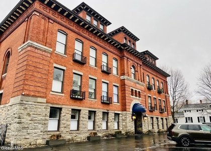 77 Van Dam Street - Photo 1