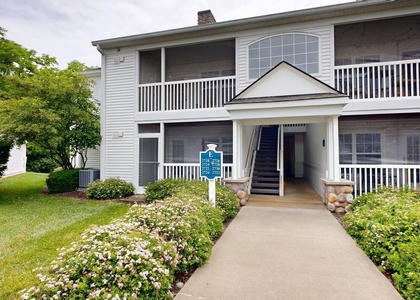 2718 S Knightsbridge Circle - Photo 1