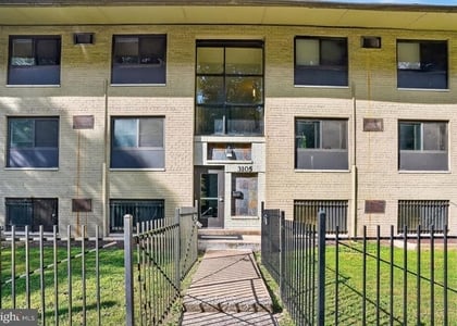 3105 Naylor Road Se - Photo 1