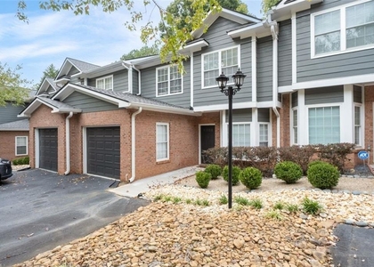 2680 Pine Tree Road Ne - Photo 1