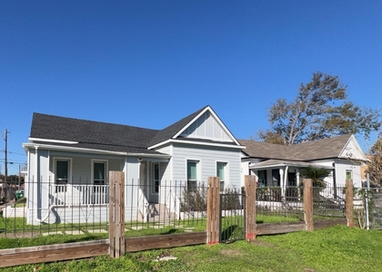 401 Walton Street - Photo 1