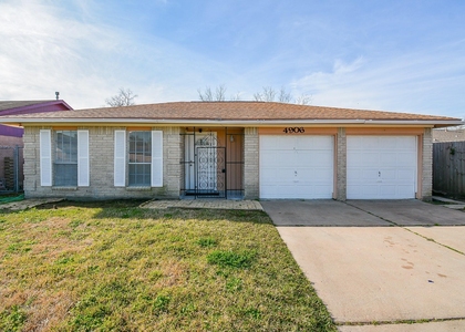 4906 E Orem Drive - Photo 1