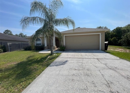 435 Magpie Court - Photo 1