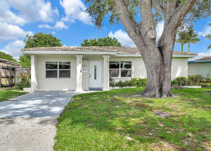 261 Ne 45th Street - Photo 1