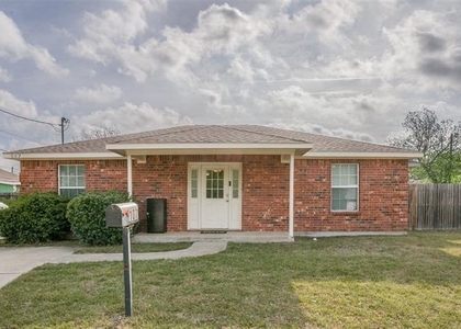 107 S Crawford Street - Photo 1