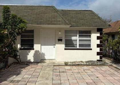 1329 Nw 8th Avenue - Photo 1