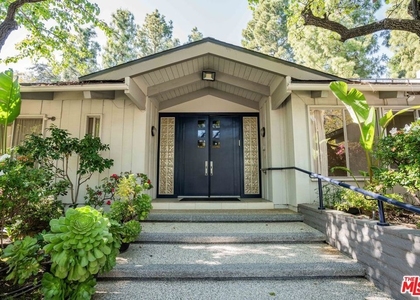 811 N Hillcrest Road - Photo 1