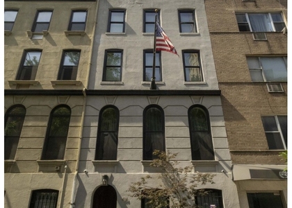 414 E 50th St - Photo 1