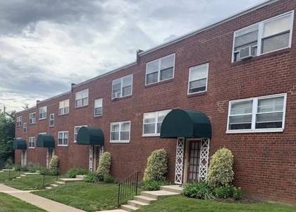 901 E Pleasant Avenue - Photo 1