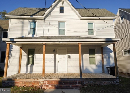 231 Newton Street - Photo 1