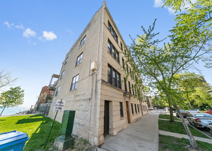 7501 N Eastlake Terrace - Photo 1